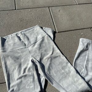 Lululemon Athletica Light Gray Camouflage Leggings